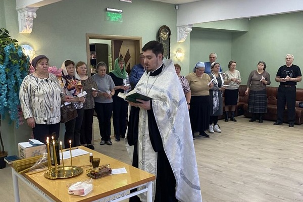  В ЦСО Москворечье-Сабурово, филиале №3, состоялось Таинство Соборования для сотрудников и подопечных ЦСО